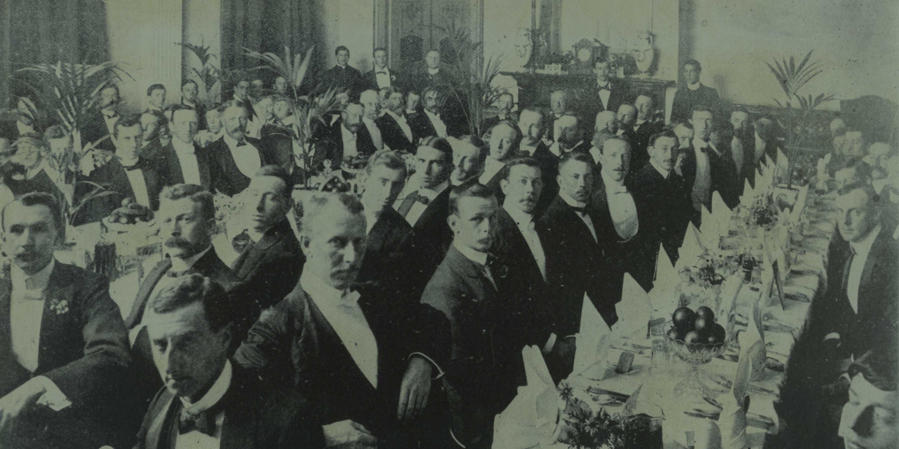 Old Scholars dinner at Highfield Hall with J H Bisdee, 1903.