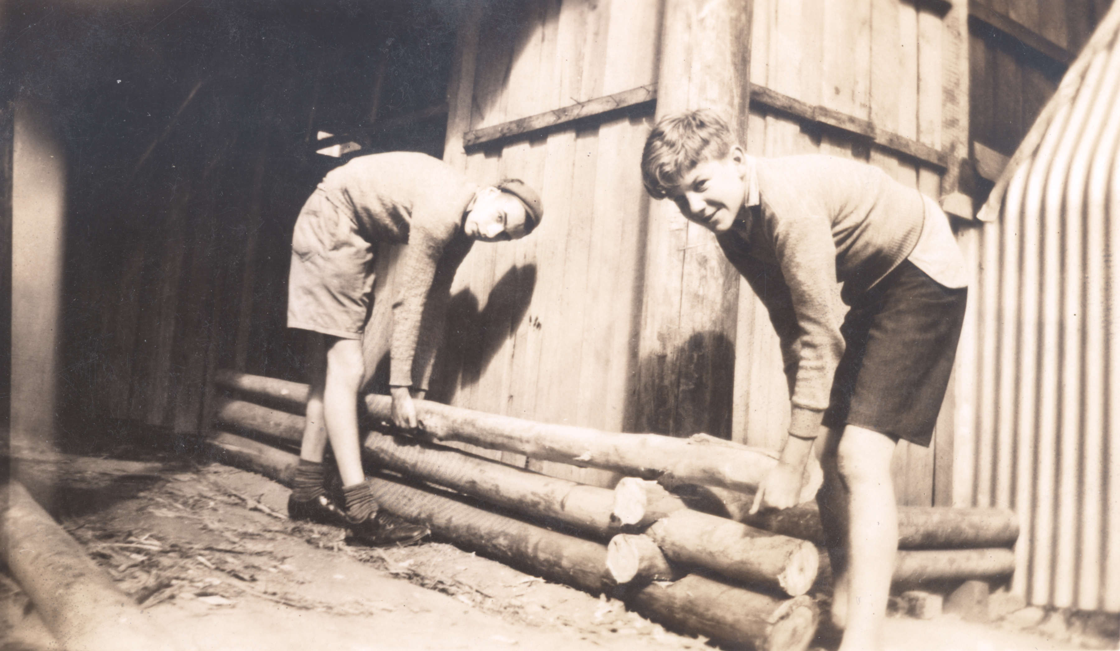 R Lord and G Salter building Chauncy Vale hut, 1947.